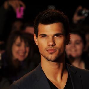 Taylor Lautner at event of Brekstanti ausra 2 dalis 2012