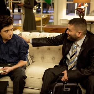 Still of Guillermo Daz and Mateus Ward in Weeds 2005