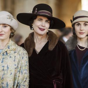 Still of Elizabeth McGovern, Michelle Dockery and Laura Carmichael in Downton Abbey (2010)