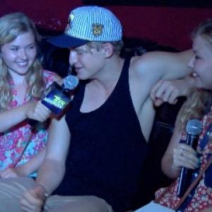 Cailin Loesch (right) and sister Hannah Loesch interviewing Cody Simpson