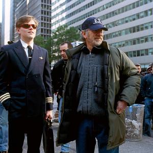 Leonardo DiCaprio and Steven Spielberg in Pagauk jei gali 2002