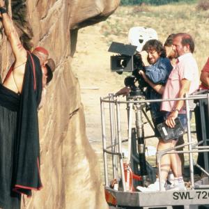 Steven Spielberg and Amrish Puri in Indiana Dzounsas ir lemties sventykla (1984)