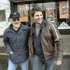 Still of Tom Cruise and Steven Spielberg in Pasauliu karas (2005)