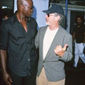 Steven Spielberg and Djimon Hounsou at event of What Lies Beneath (2000)