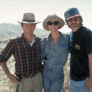Still of Steven Spielberg Laura Dern and Sam Neill in Juros periodo parkas 1993