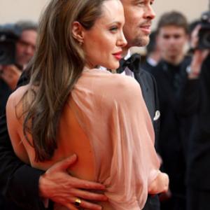 Brad Pitt and Angelina Jolie at event of Negarbingi sunsnukiai 2009