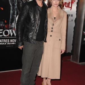 Brad Pitt and Angelina Jolie at event of Beowulf (2007)