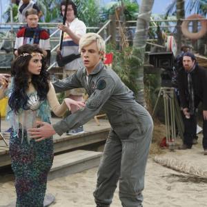 Still of Ross Lynch and Grace Phipps in Austin amp Ally 2011