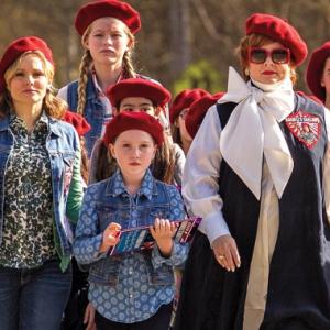 Kristen Bell, Ella Anderson and Melissa McCarthy leading the pack of Darnell's Darlings in feature 
