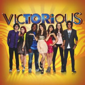 Daniella Monet, Victoria Justice, Leon Thomas III, Avan Jogia, Elizabeth Gillies, Matt Bennett and Ariana Grande in Victorious (2010)