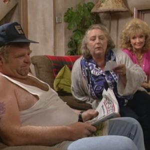 Still of Judy Cornwell, Geoffrey Hughes and Mary Millar in Keeping Up Appearances (1990)