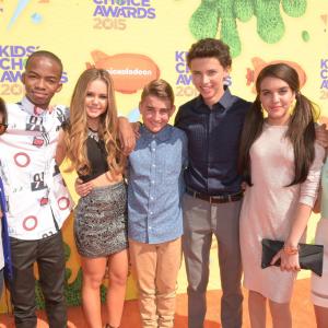 Bella and The Bulldogs cast at The Kids Choice Awards 2015