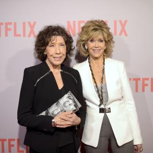Jane Fonda, Lily Tomlin and Jason Kempin at event of Grace and Frankie (2015)