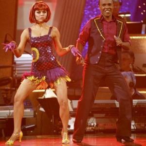 Still of Sugar Ray Leonard and Anna Trebunskaya in Dancing with the Stars 2005