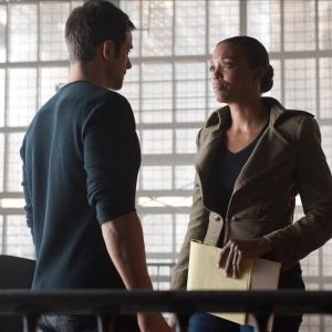 Still of Stuart Townsend and Aisha Tyler in XIII: The Series (2011)
