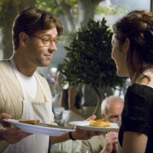 Still of Russell Crowe and Marion Cotillard in A Good Year 2006