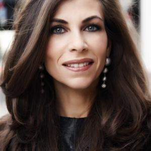 Luciene Salomone is a Fashion Expert with over 15 years of experience as a fashion stylist. Currently a Fashion Host on ShopNBC, Luciene also starred and hosted the 2009 WE TV series 