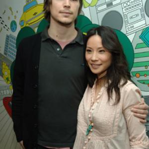 Josh Hartnett and Lucy Liu at event of Total Request Live 1999