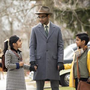 Still of Aziz Ansari, Anthony Bells and Swayam Bhatia in Master of None (2015)