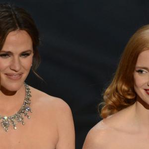 Jennifer Garner and Jessica Chastain at event of The Oscars 2013