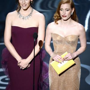Jennifer Garner and Jessica Chastain at event of The Oscars 2013