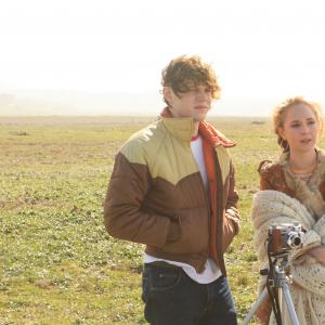 Still of Juno Temple and Evan Peters in Safelight 2015