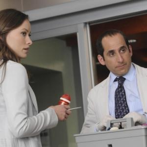 Still of Peter Jacobson and Olivia Wilde in Hausas (2004)