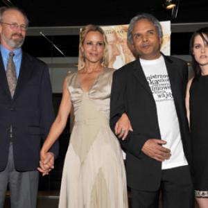 William Hurt, Maria Bello, Udayan Prasad and Kristen Stewart at event of The Yellow Handkerchief (2008)