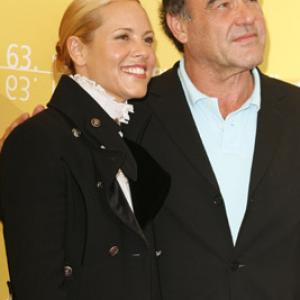 Oliver Stone and Maria Bello at event of World Trade Center (2006)