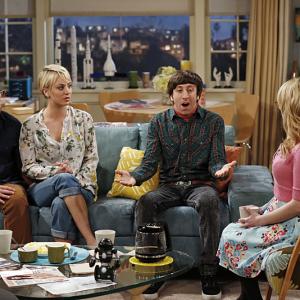 Still of Kaley Cuoco, Johnny Galecki, Simon Helberg and Melissa Rauch in Didziojo sprogimo teorija (2007)