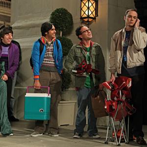 Still of Johnny Galecki, Simon Helberg, Jim Parsons and Kunal Nayyar in Didziojo sprogimo teorija (2007)