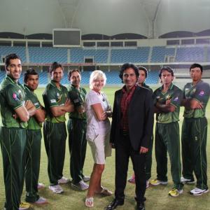Mobilink TV Campaign Director Riki Butland  the Pakistani Cricket Team my boys