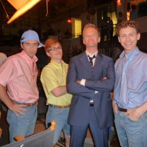 Payson Lewis on set with the cast of CBSs How I Met Your Mother