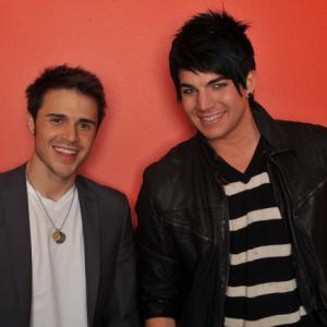 Still of Adam Lambert and Kris Allen in American Idol: The Search for a Superstar (2002)