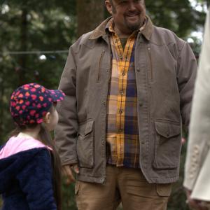 Still of Larry the Cable Guy and Kennedi Clements in Jingle All the Way 2 2014
