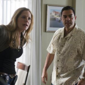 Still of Mary McCormack and Carlos Gmez in In Plain Sight 2008