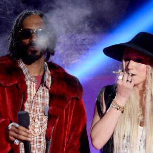 Snoop Dogg and Kesha at event of 2013 MTV Movie Awards 2013