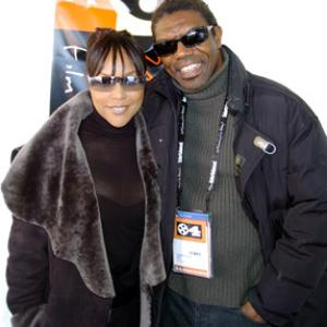 Lynn Whitfield and Vondie Curtis-Hall at event of Redemption: The Stan Tookie Williams Story (2004)