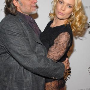 Laurie Holden and Greg Nicotero at event of Vaikstantys numireliai 2010