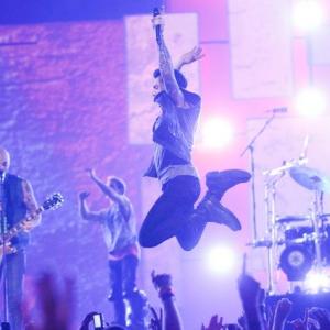 Juno Awards 2012 (Jump stilts with Hedley)