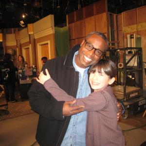 Gracie Kaufman with director Phill Lewis on the set of Disney Channels JESSIE