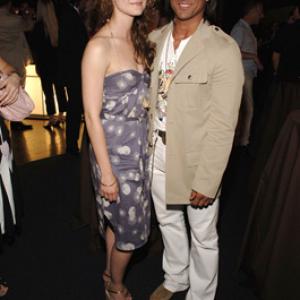 Keri Russell and Jay Tavare at event of Into the West (2005)