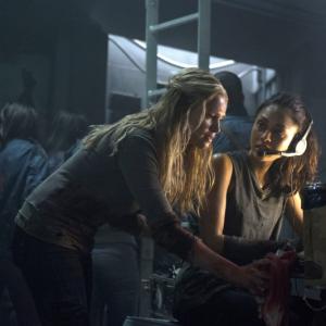 Still of Eliza Taylor and Lindsey Morgan in The 100 (2014)