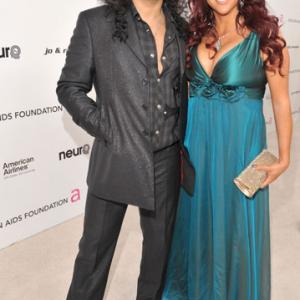Slash and Perla Hudson at event of The 82nd Annual Academy Awards 2010