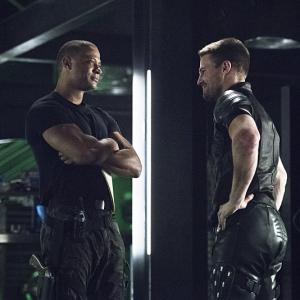 Still of David Ramsey and Stephen Amell in Strele 2012