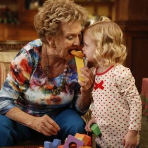 Still of Cloris Leachman and Rylie Cregut in Mazyle Houp (2010)