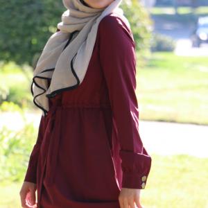 Mariam Sobh natural face modeling dress and scarf from Verona Collection