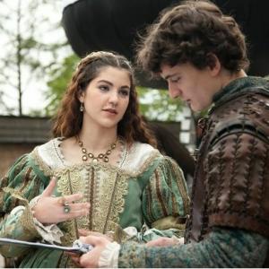 Still of Samuel Spisk and Celeste Buckingham in Laacuteska na vlaacutesku 2014