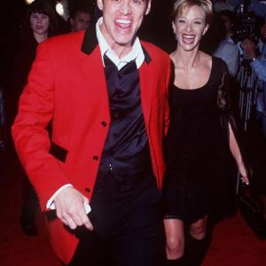 Jim Carrey and Lauren Holly at event of Ace Ventura When Nature Calls 1995
