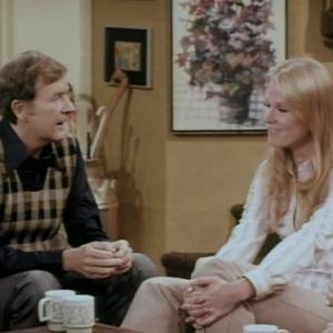 Still of Bill Daily and Mariette Hartley in The Bob Newhart Show 1972